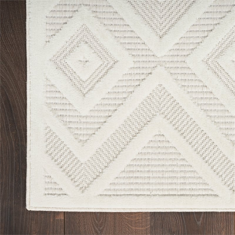 Nourison Versatile 6' x 9' Indoor/Outdoor Rug in Ivory/White