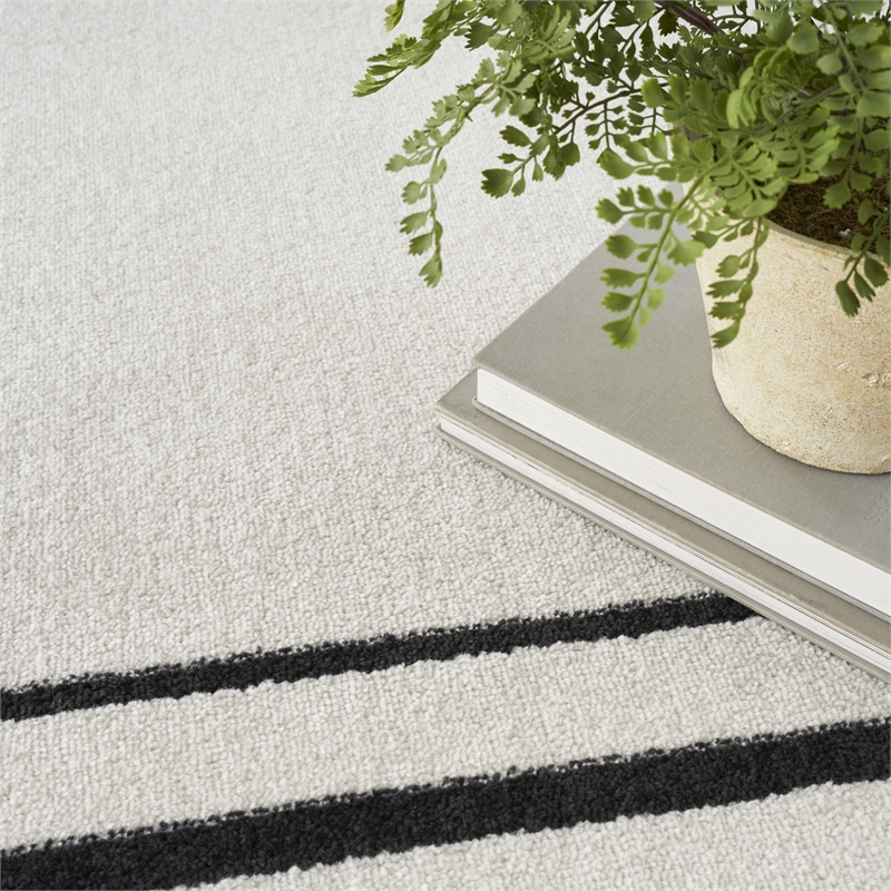 Nourison Essentials 4' x 6' Ivory Black Fabric Contemporary Area Rug (4' x 6')