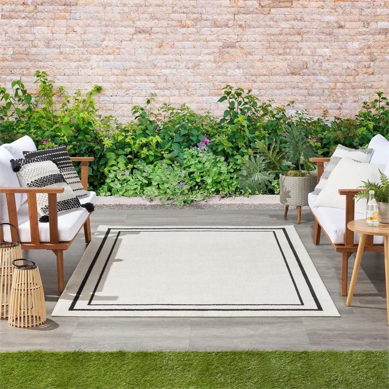 Nourison Essentials 5' x 7' Ivory/Black Contemporary Rug
