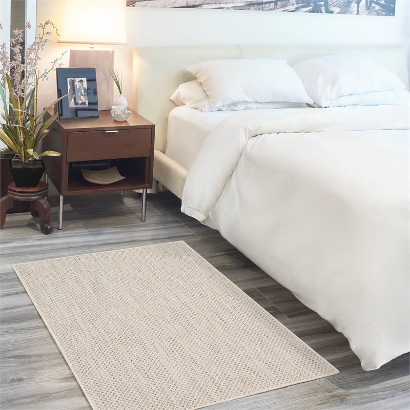 Nourison Courtyard 3' x 5' Ivory Silver Fabric Modern Area Rug (3' x 5')