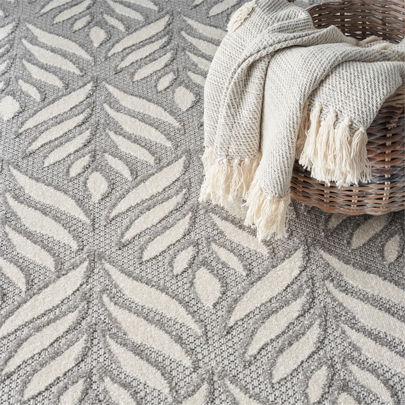 Nourison Aloha 6' x 9' Gray Fabric Tropical Area Rug (6' x 9')