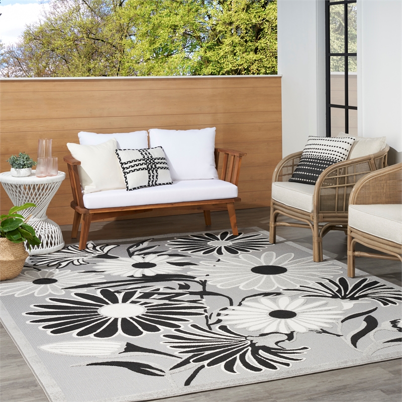 Nourison Aloha 7' x 10' Black White Fabric Contemporary Area Rug (7' x 10')