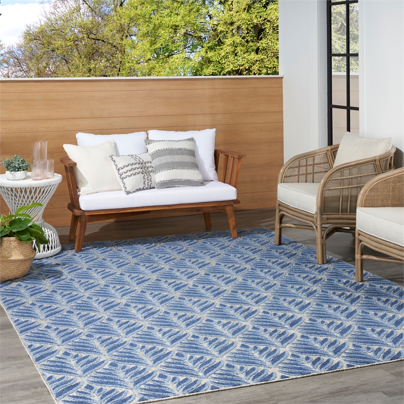 Nourison Aloha 7' x 10' Blue Fabric Tropical Area Rug (7' x 10')