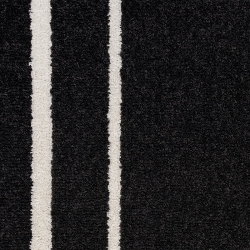 Nourison Essentials 4' x round Black Ivory Contemporary Indoor/Outdoor Rug