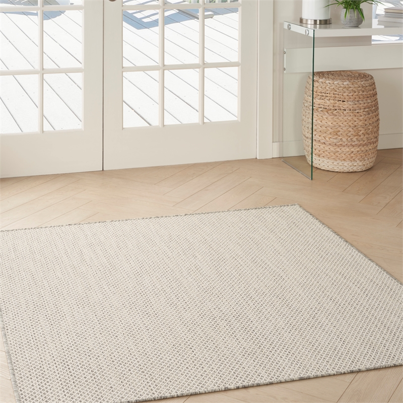 Nourison Courtyard 4' x Square Ivory Silver Fabric Modern Area Rug (4' Square)