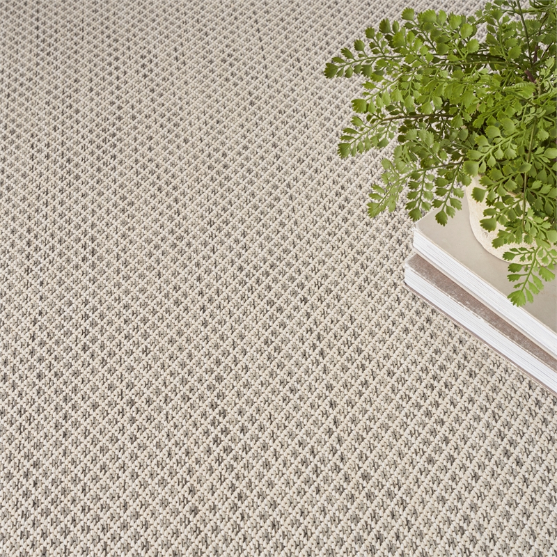 Nourison Courtyard 8' x Round Ivory Silver Fabric Modern Area Rug (8' Round)