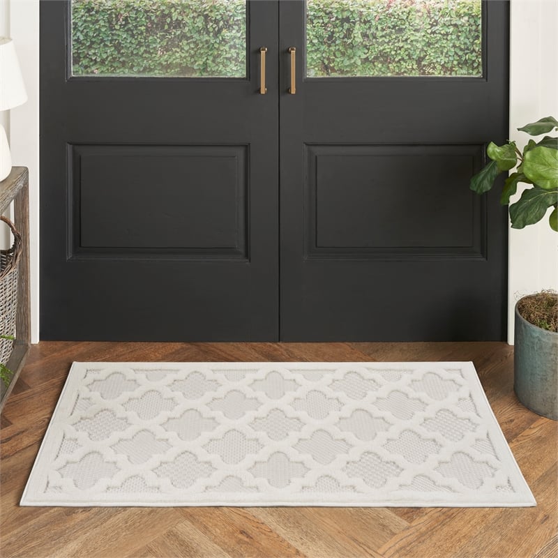 Nourison Easy Care 2' x 4' Ivory White Fabric Modern Area Rug (2' x 4')