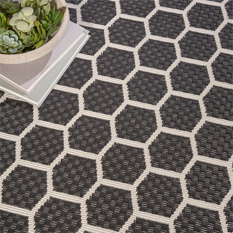 Nourison Reversible Ind/Outd 8' x Round Black Area Rug