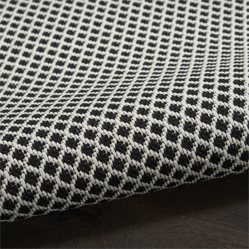 Nourison Courtyard 2'2