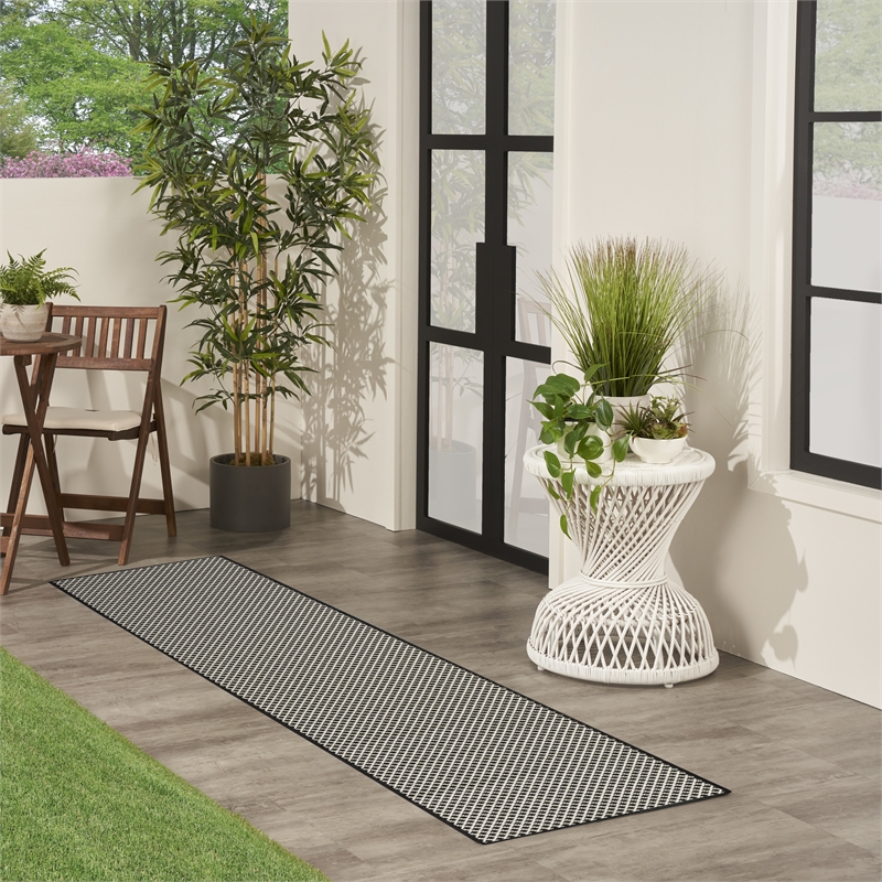 Nourison Courtyard 2'2