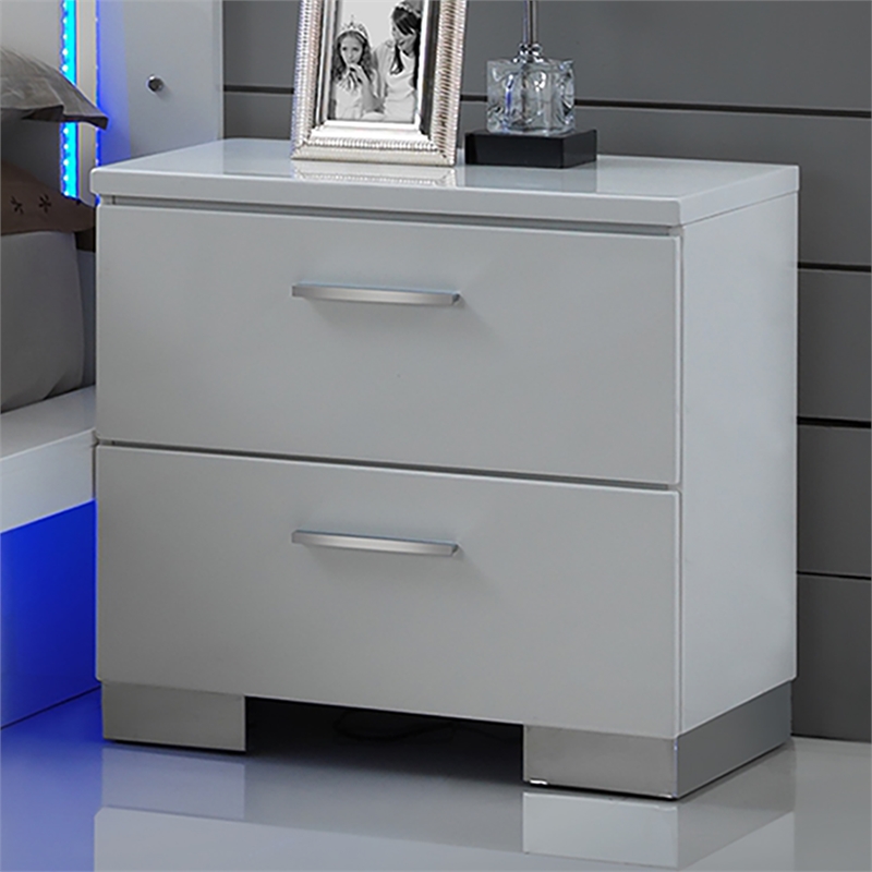 New Classic Furniture Sapphire Solid Wood 2-Drawer Nightstand in White
