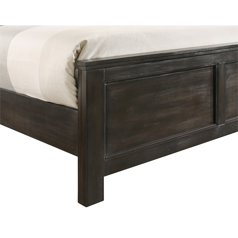 New Classic Andover 4-Piece Wood Cal King Bedroom Set with Nightstand in Nutmeg