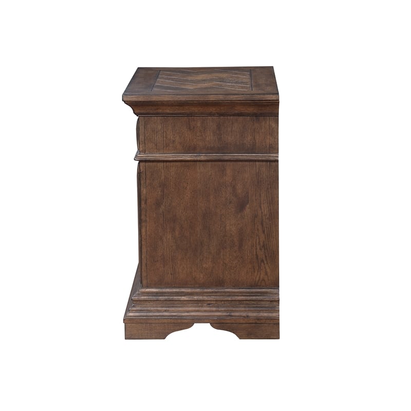 New Classic Mar Vista 5-Piece Wood Queen Bedroom Set in Walnut