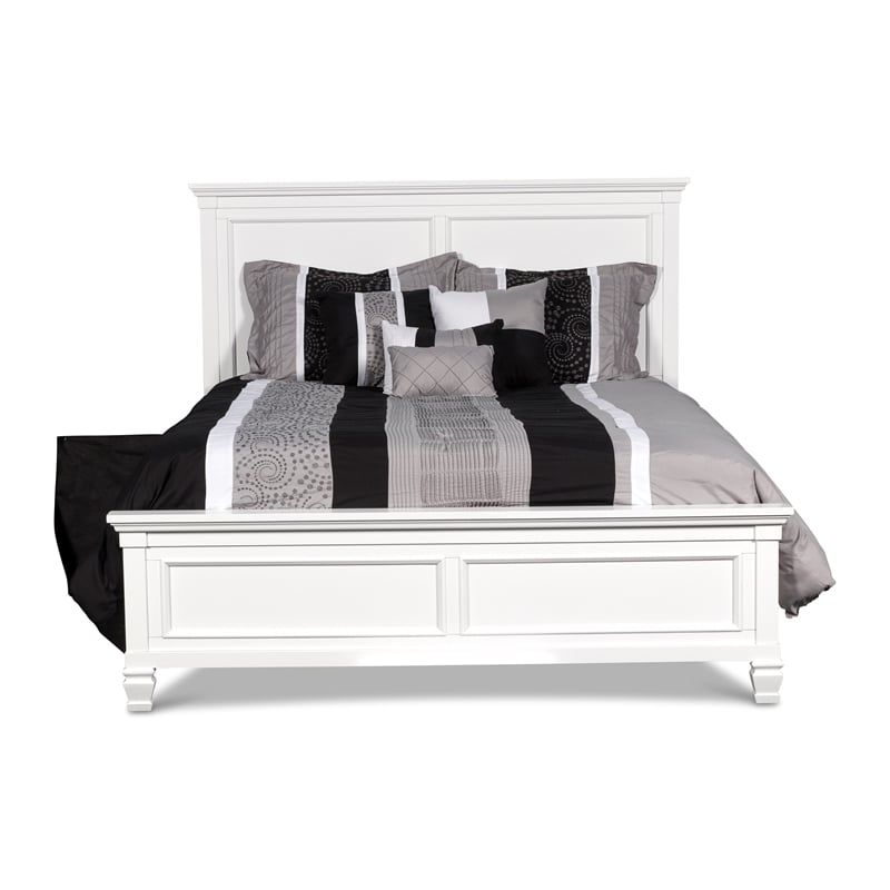 New Classic Tamarack 4-Piece Wood Cal King Bedroom Set with Chest in White