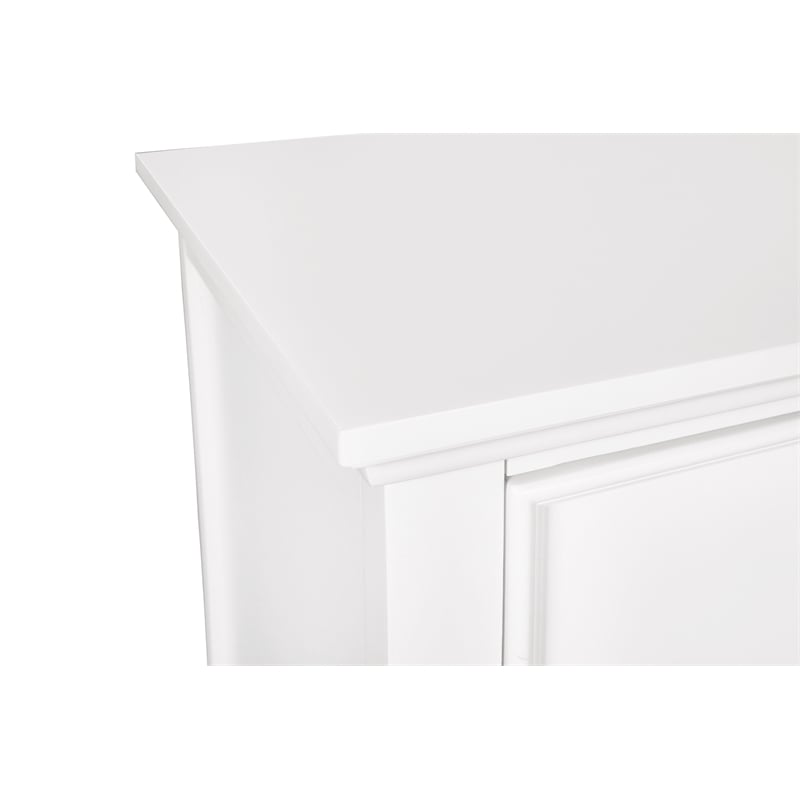 New Classic Tamarack 4-Piece Wood Cal King Bedroom Set with Nightstand in White