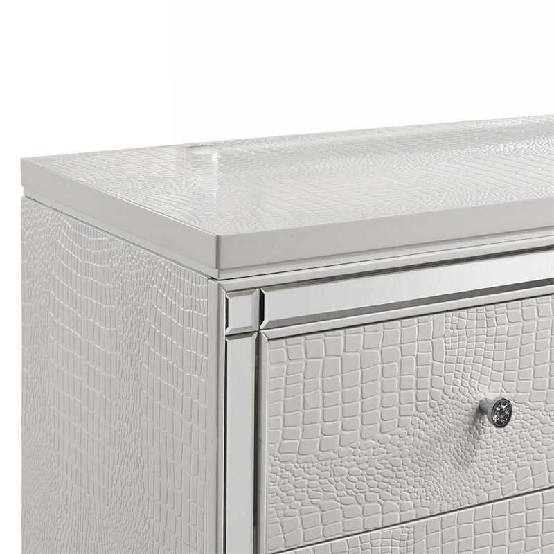 New Classic Furniture Valentine Solid Wood Dresser with 9 Drawers in White