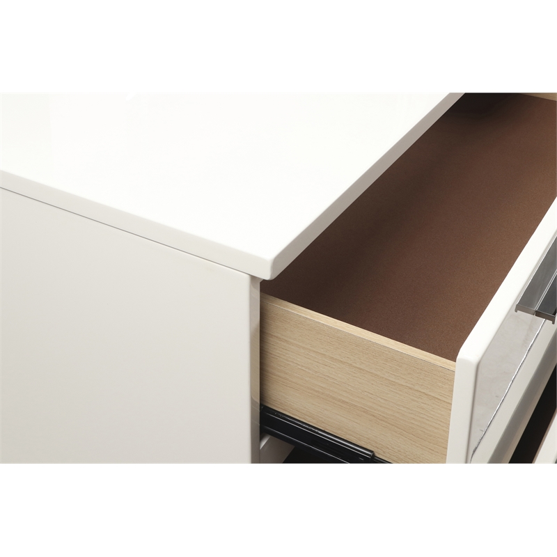 New Classic Sapphire 6-Piece Wood King Bedroom Set with 2 Nightstands in White