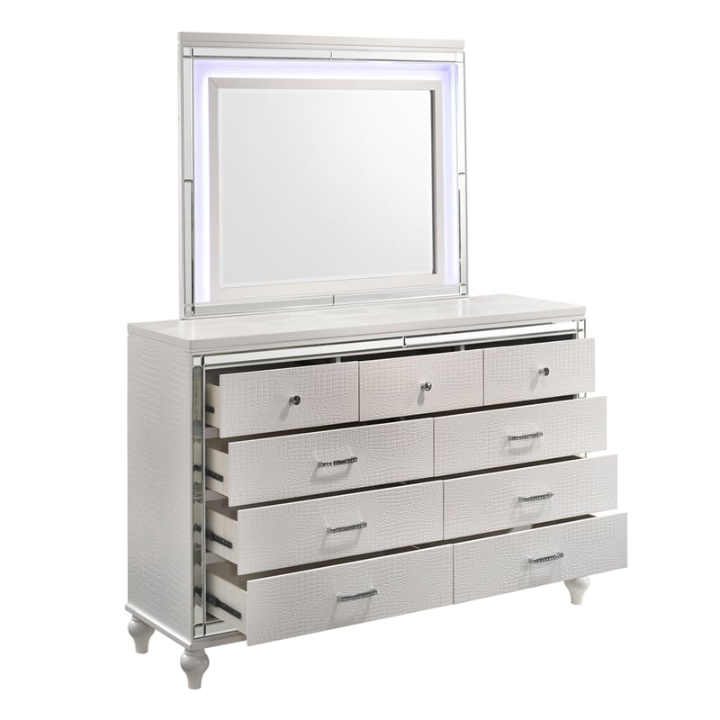 New Classic Furniture Valentine 6-Piece Wood Queen Bedroom Set in White