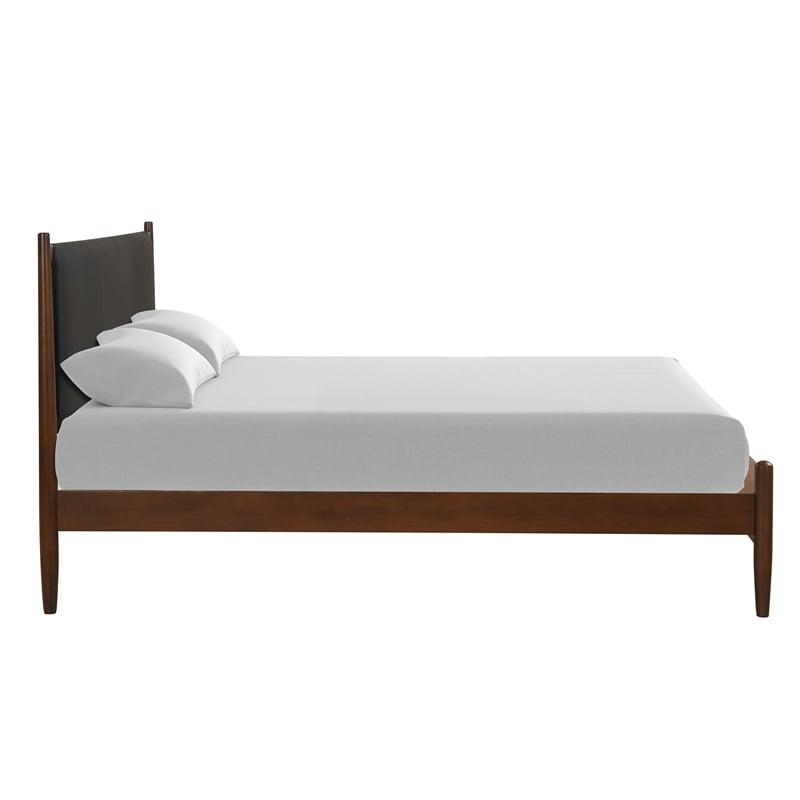 New Classic Furniture Ian King Wood Platform Bed in Cherry Brown