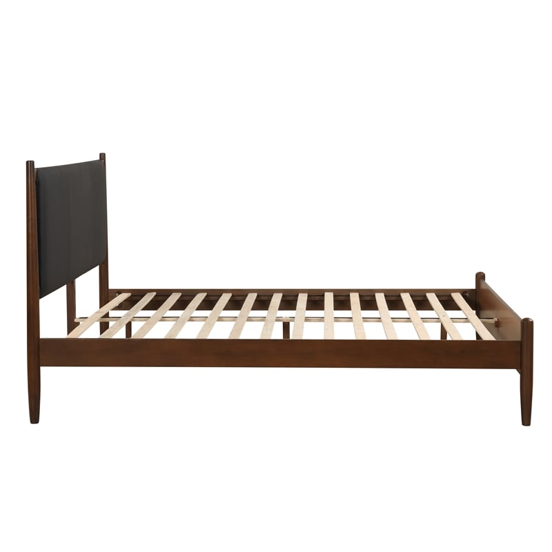 New Classic Furniture Ian King Wood Platform Bed in Cherry Brown