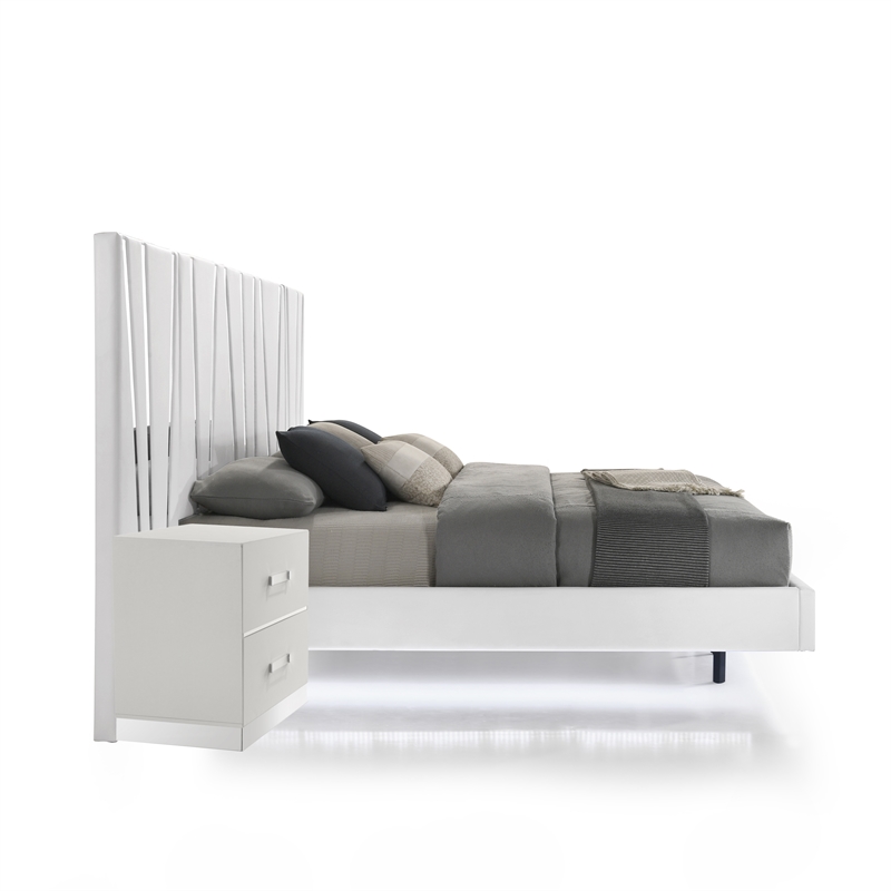 New Classic Furniture Europa Wood King Bed with Nightstand in White