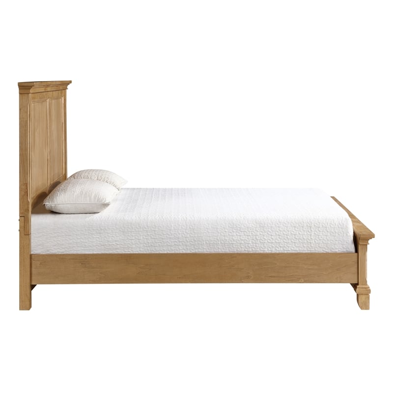 New Classic Furniture Sunstone 4-Pc Wood Queen Bedroom Set with Chest in Honey