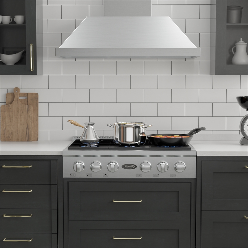 36 in Gas Range-Top with 6 Sealed Italian Burners and Stainless-Steel Knobs.