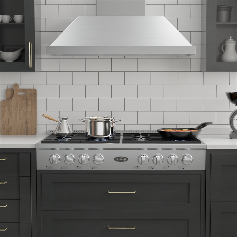 48 in Gas Range-Top with 8 Sealed Italian Burners and Stainless-Steel Knobs.