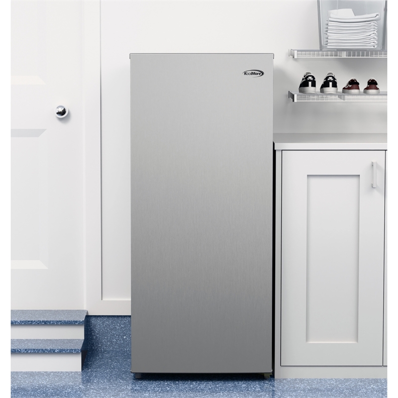 7 Cu Ft Garage Ready Convertible Upright Freezer/Refrigerator in Silver