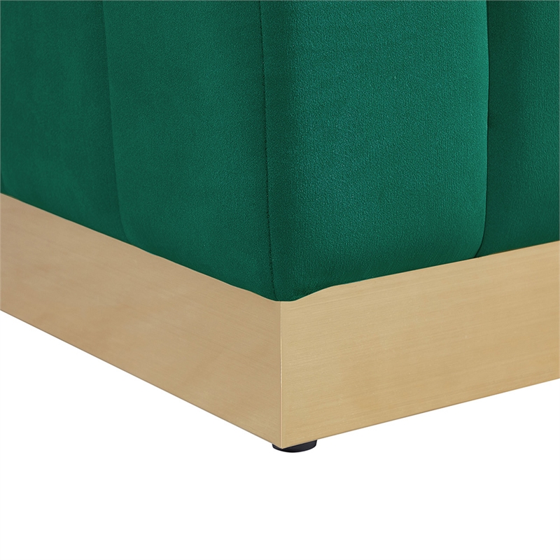 Foxy Velvet Sofa in Green