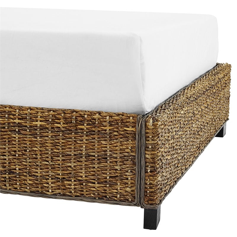 Homesphere Furniture Wood Queen Banana Leaf Panel Bed in Natural