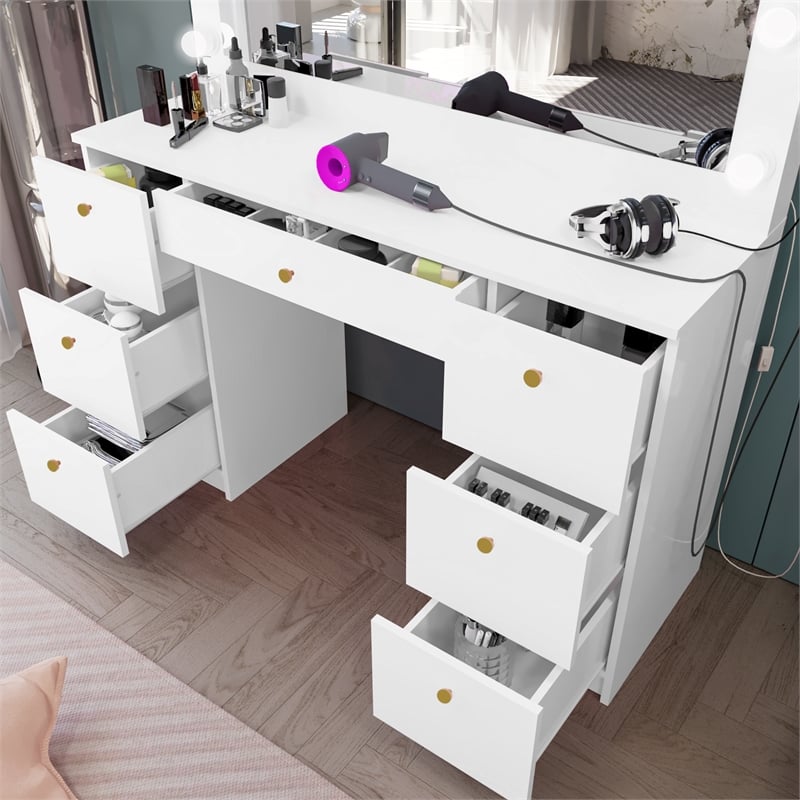 Boahaus Freya Vanity with Light Bulbs (White)
