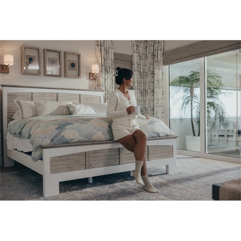 Sea Wind Florida Islamorada Coastal Wood Queen Bed in Gray/White