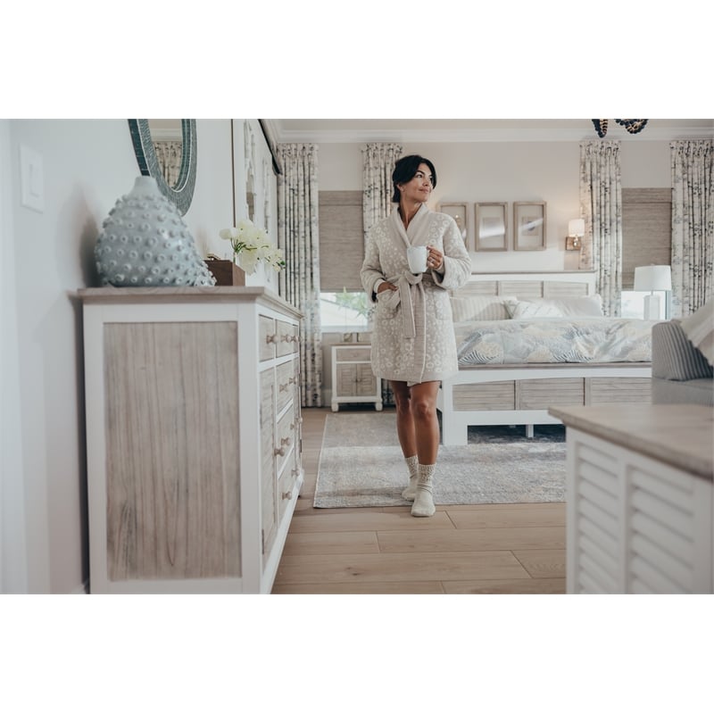 Sea Wind Florida Islamorada Coastal Wood Queen Bed in Gray/White