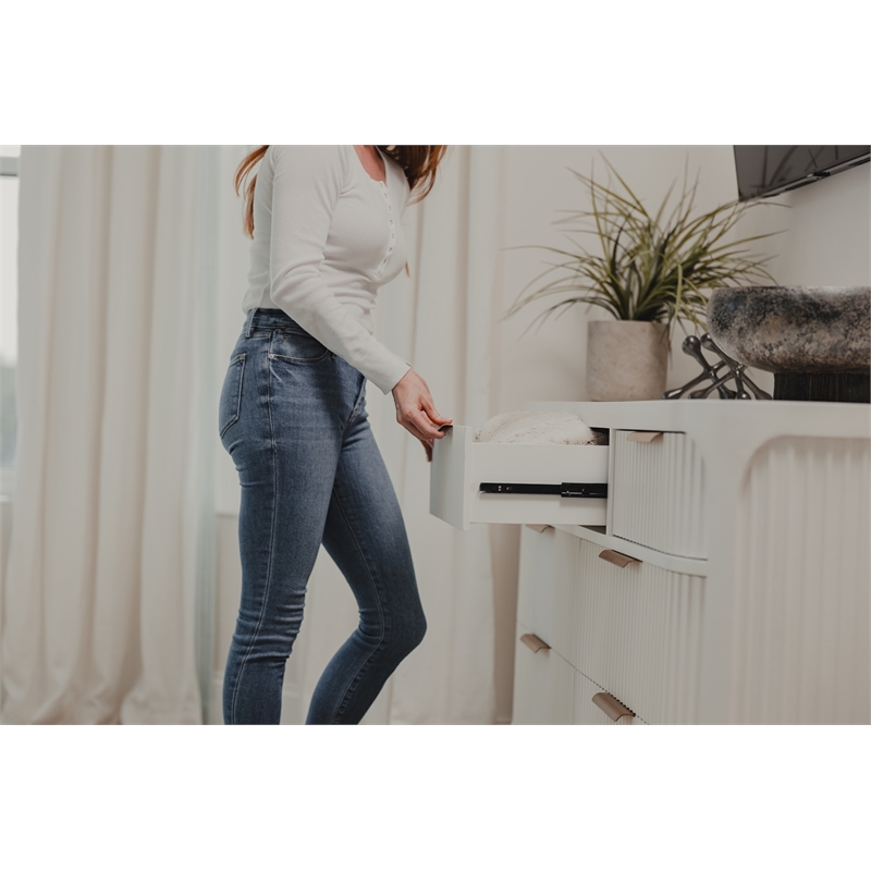 Finn & Louise Montauk 7-Drawer Solidwood Dresser in White