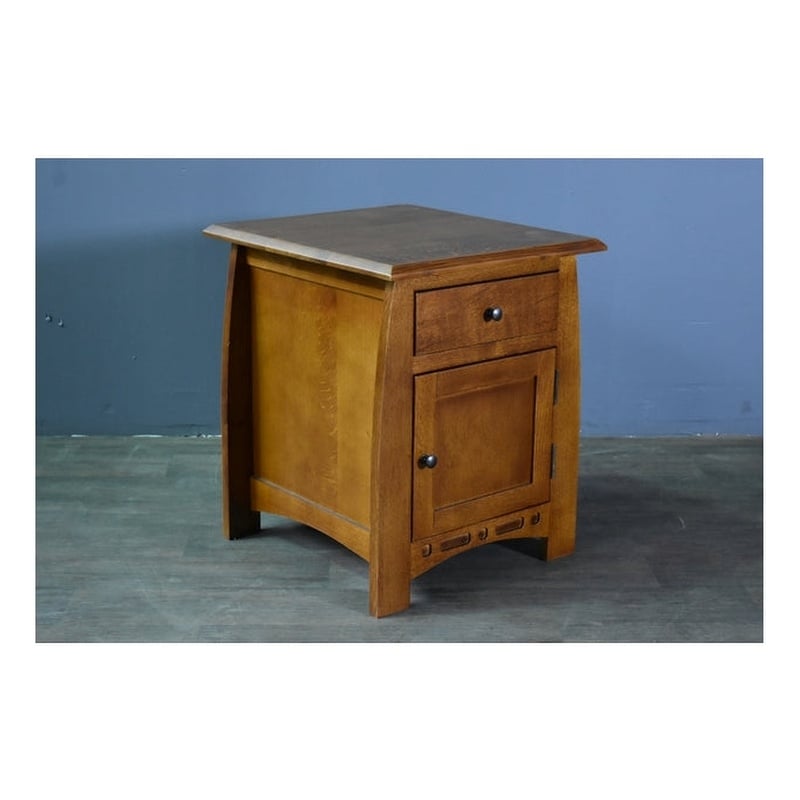 Crafters & Weavers A23 Mission Quarter Sawn End Table in Michael's Cherry