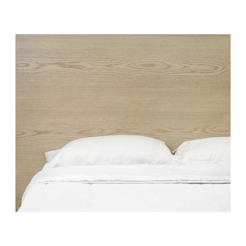 Crafters and Weavers Seabourne Modern Platform Queen Bedroom set in Bisque