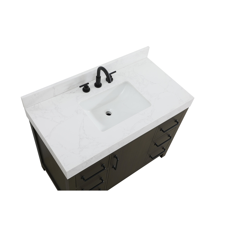Elegant Kitchen and Bath 42