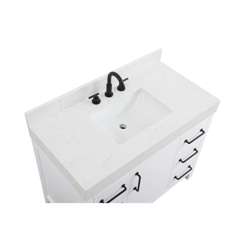 Elegant Kitchen and Bath 42