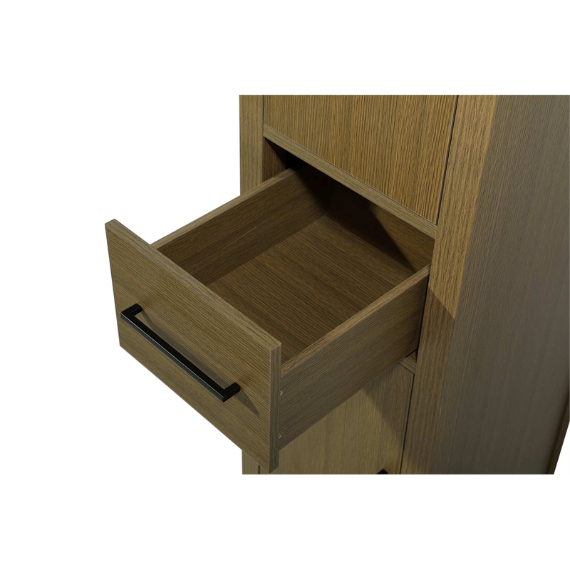 Elegant Kitchen and Bath 16