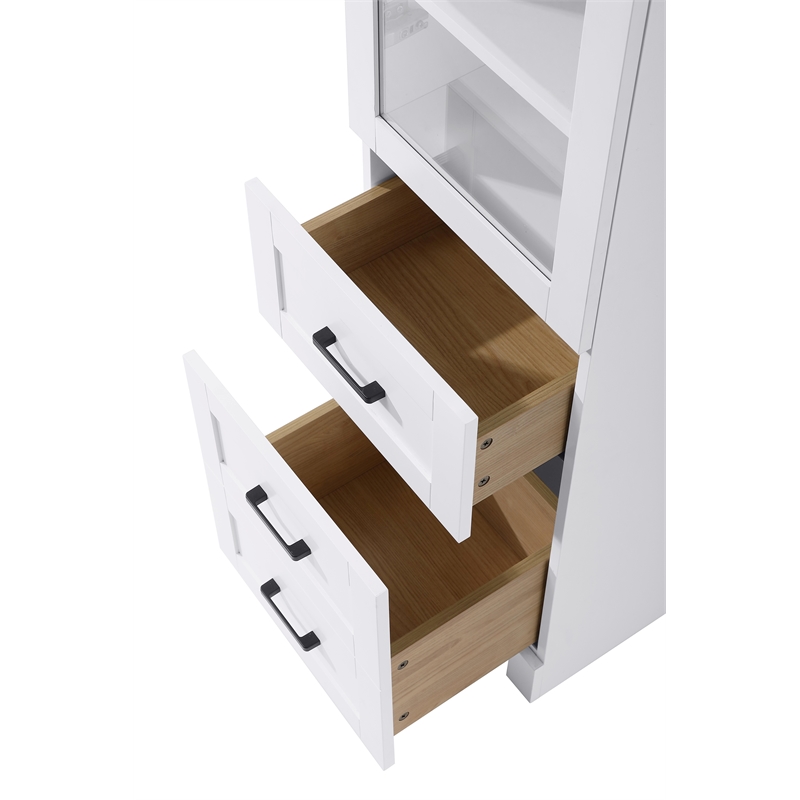 Elegant Kitchen and Bath 16