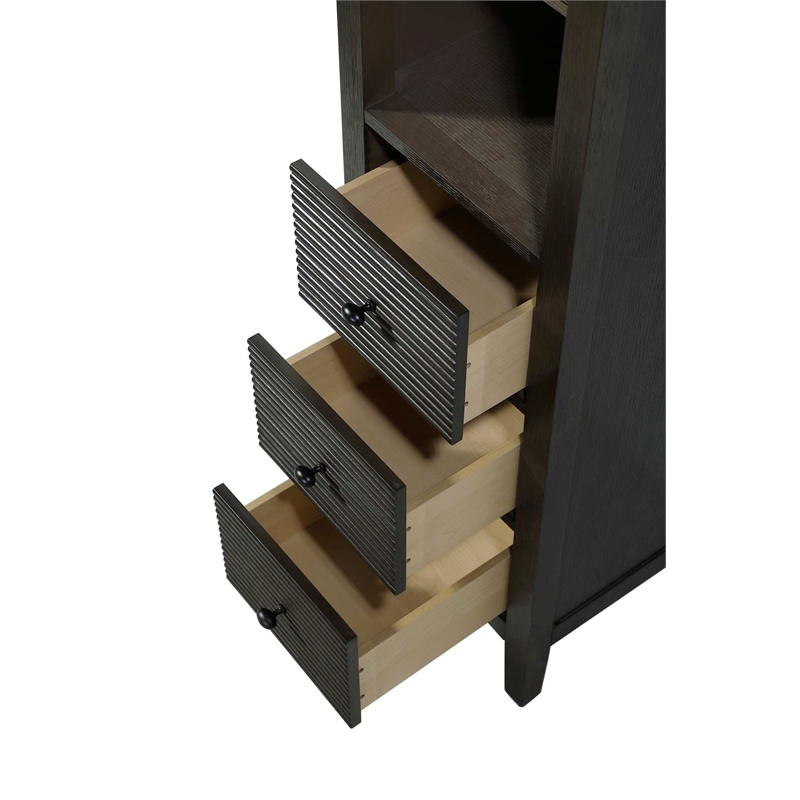 Elegant Kitchen and Bath 16