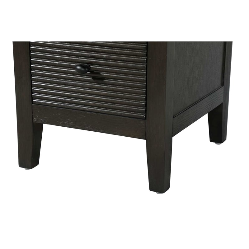 Elegant Kitchen and Bath 16