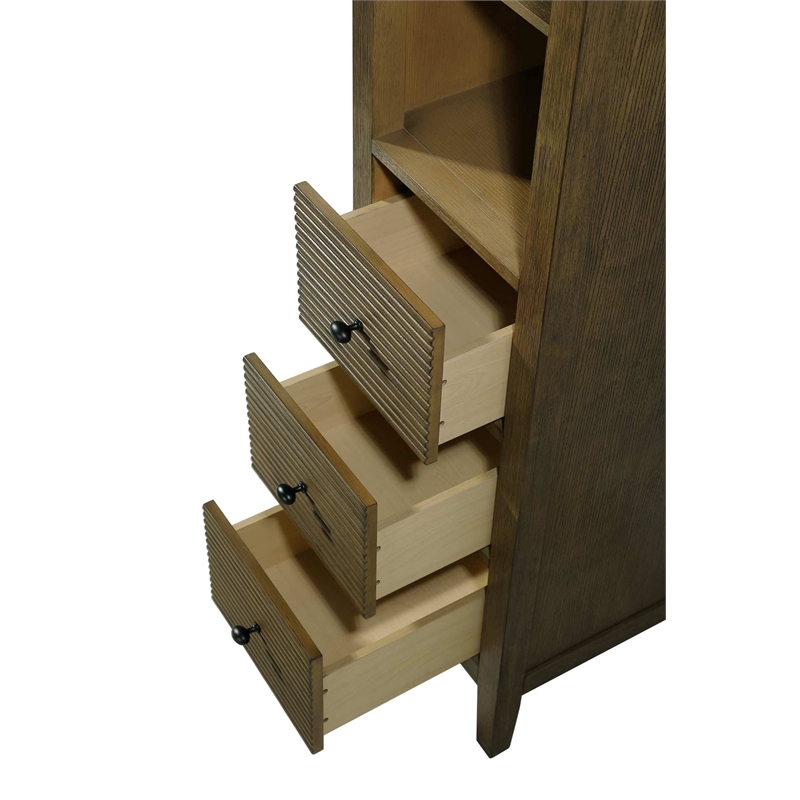 Elegant Kitchen and Bath 16