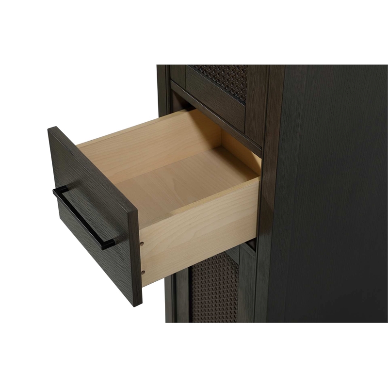 Elegant Kitchen and Bath 16