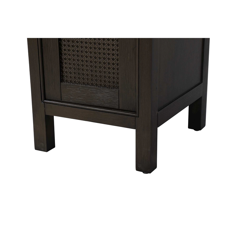 Elegant Kitchen and Bath 16