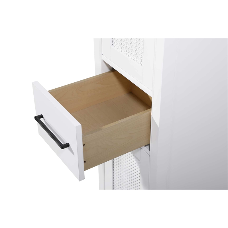 Elegant Kitchen and Bath 16