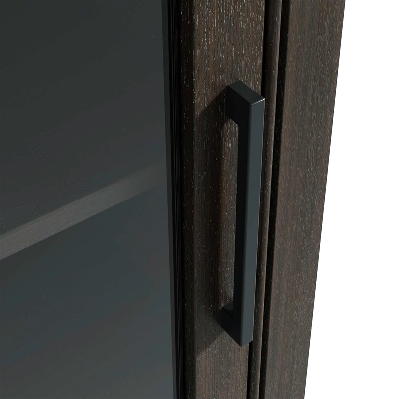 Elegant Kitchen and Bath 16