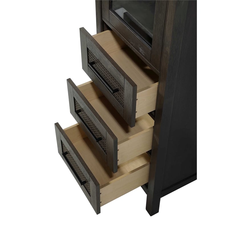 Elegant Kitchen and Bath 20