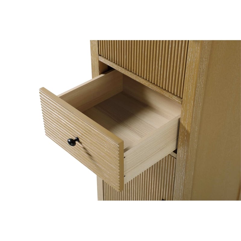 Elegant Kitchen and Bath 20